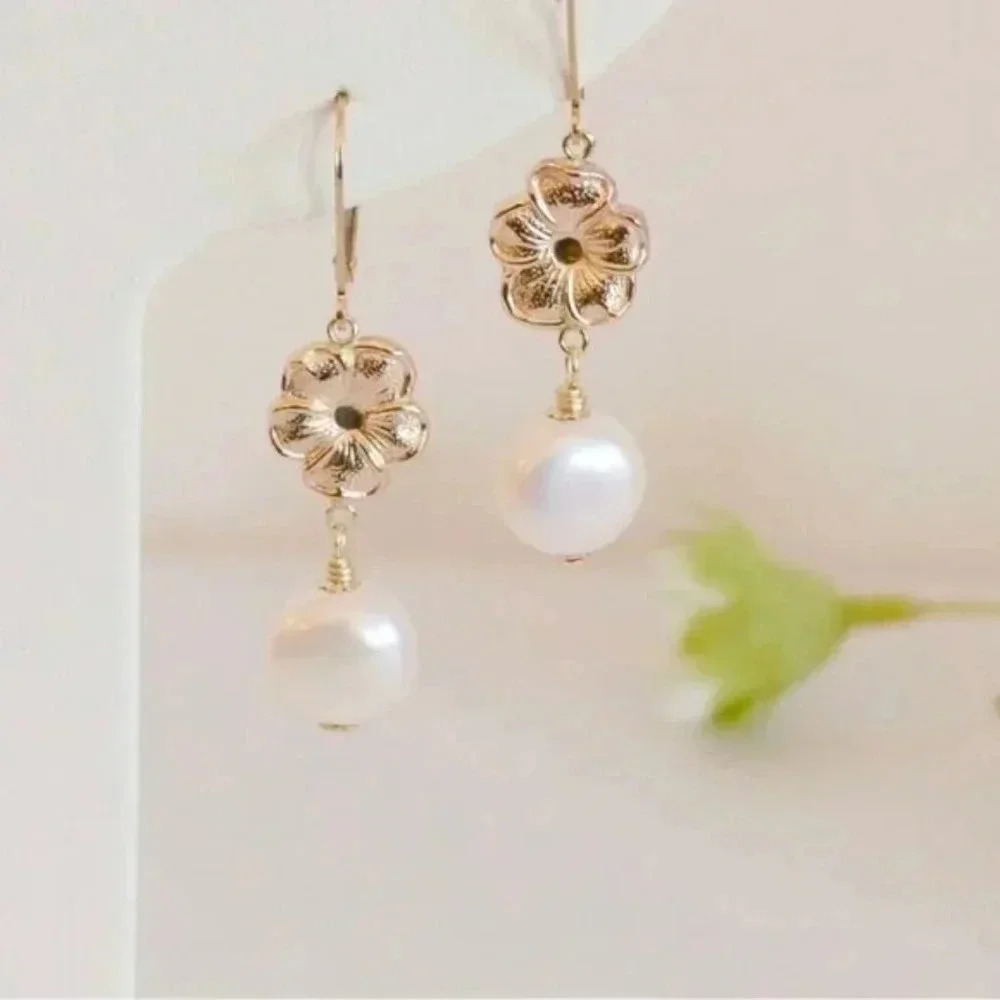 Coin Shape Freshwater Pearl,Dangle Earring,Gold Filled,Wedding Earring,Flowers - Picture 2 of 4